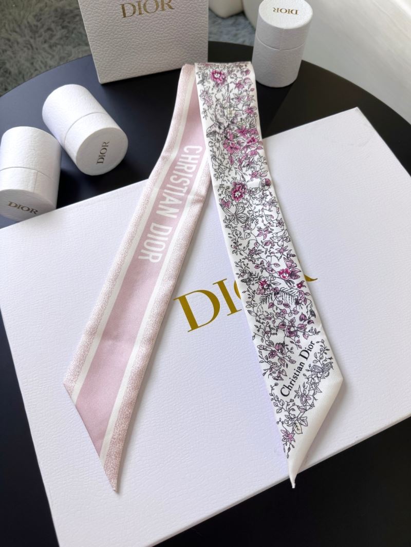 CHRISTIAN DIOR